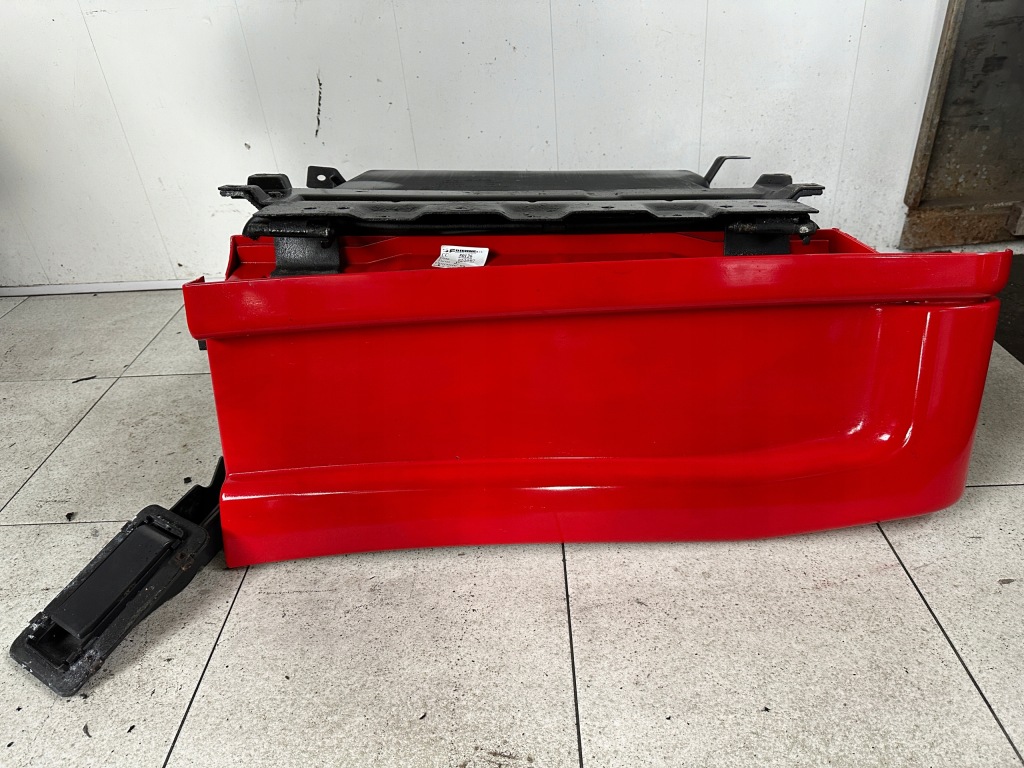 Бардачок салонный под кабина левый правый stralis hi-way 504008525 504183045 Киев