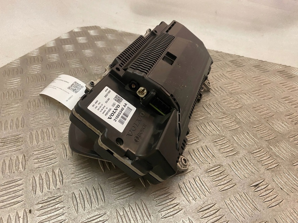 фото №8, Volvo xc90 2017 счетчик / спидометр