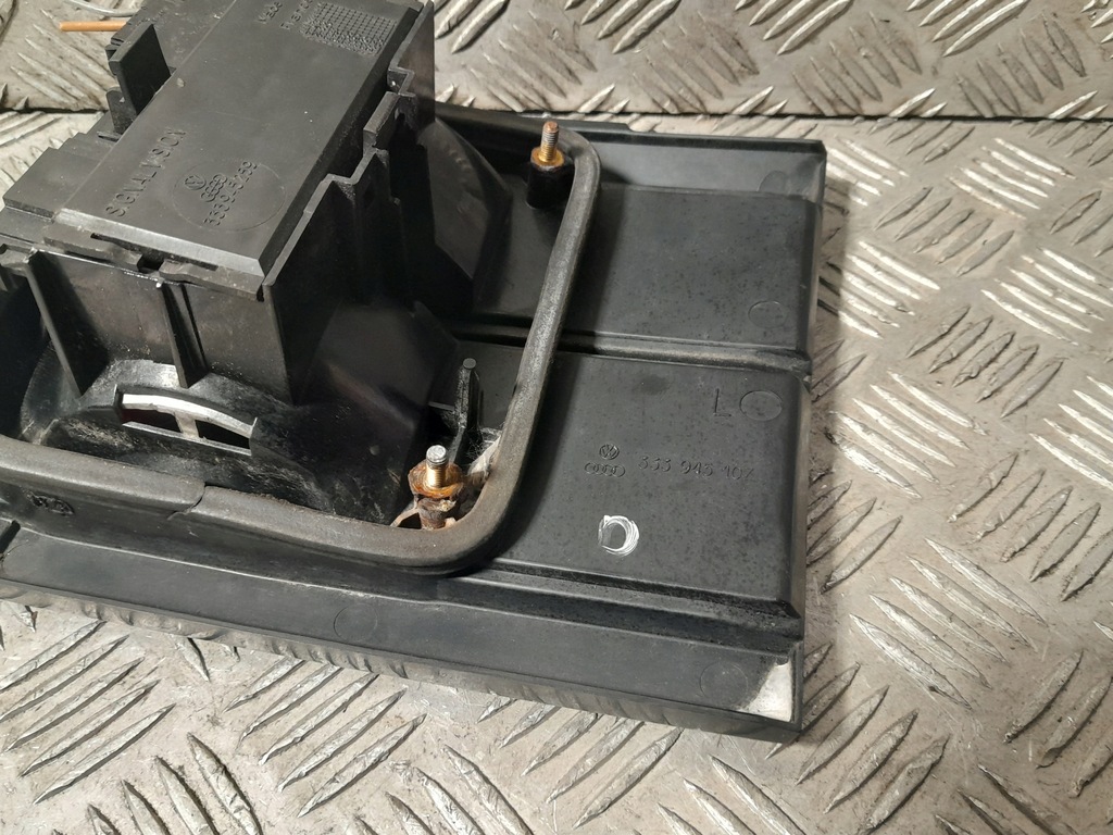 фото №15, Vw passat b3 лампа задняя левая w крышка 333945107