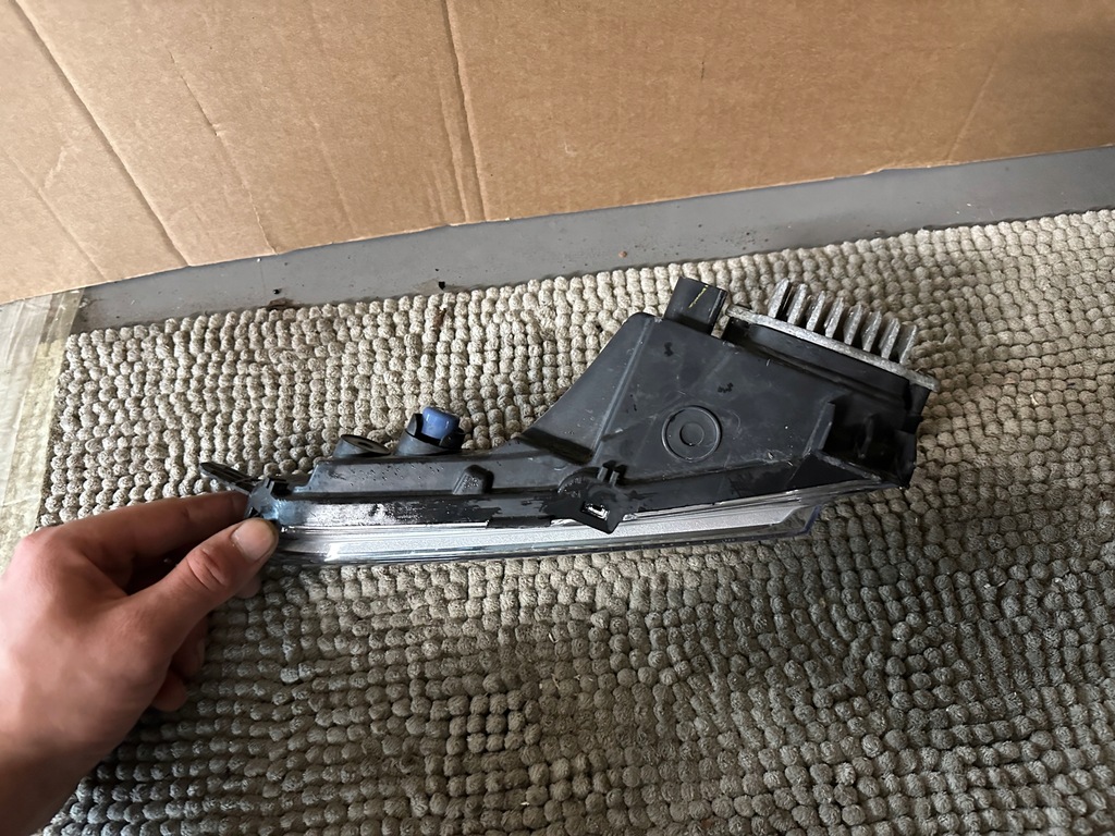 фото №8, Bmw i3 lift 17-22 права лампа протитуманна фара drl оригінальна