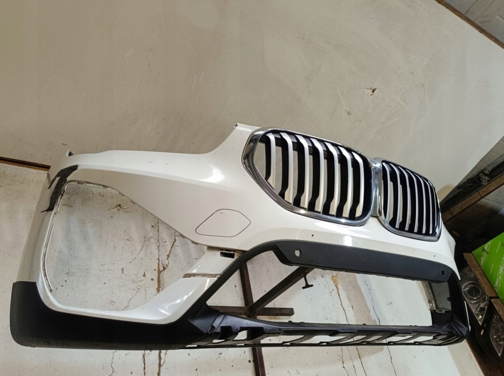 Бампер bmw x1 f48 рестайлінг  19+ перед nr n484 решітка радіатора Зі Шроту