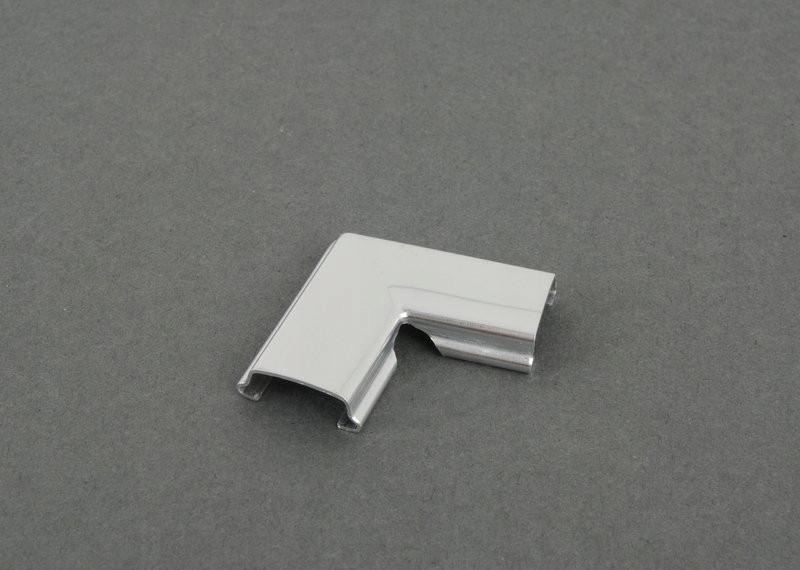 Кутик молдинг bmw e21 1975 1983 оригінальний 51311835724 Зі Шроту