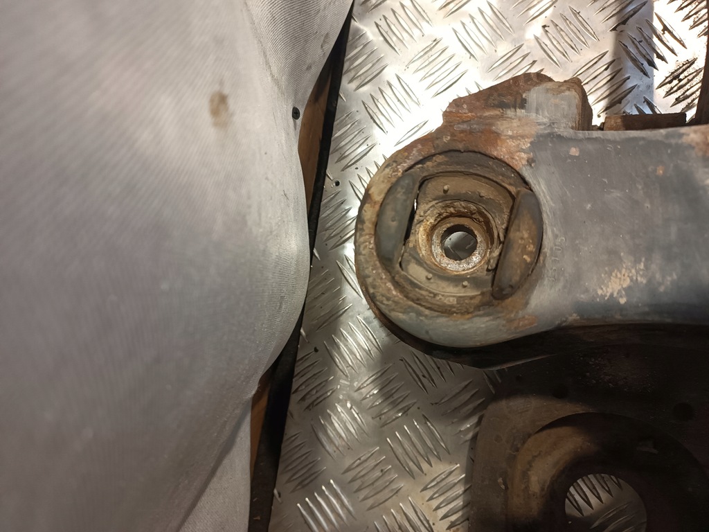 фото №10, Балка підвіска задня mercedes w124 sedan 2.0d