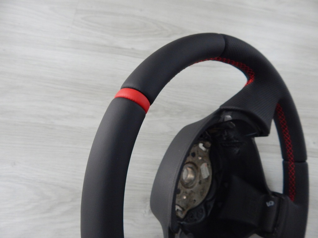 фото №7, Vw golf v caddy passat b6 jetta - воздуховод обшивка czerwona nić + ремень