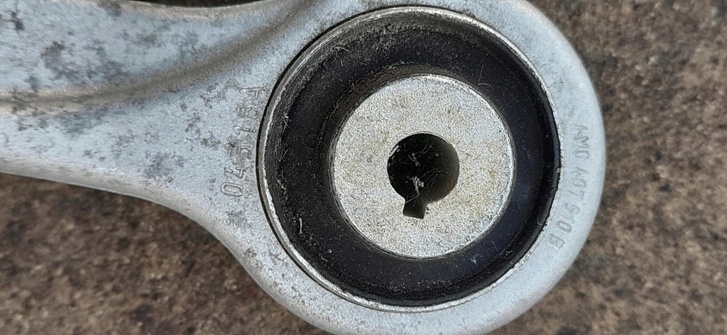 фото №5, Важіль перед volkswagen toureg iii 4m0407510b