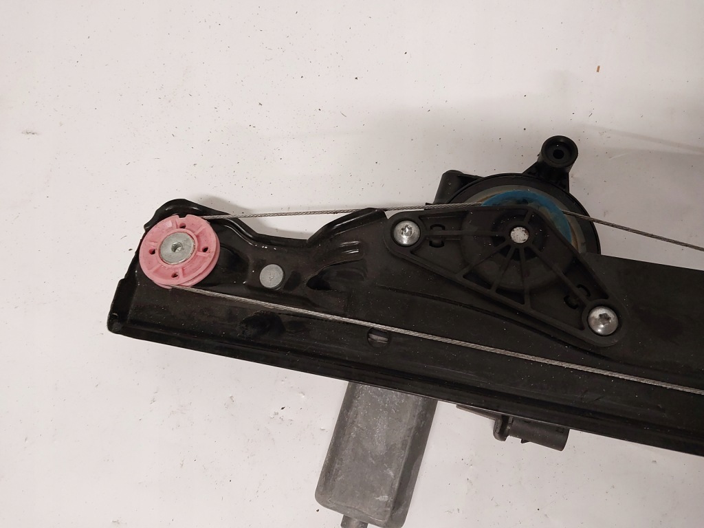 Подъемник механизм стекло правый задний  bmw x1 f48 с Разборки