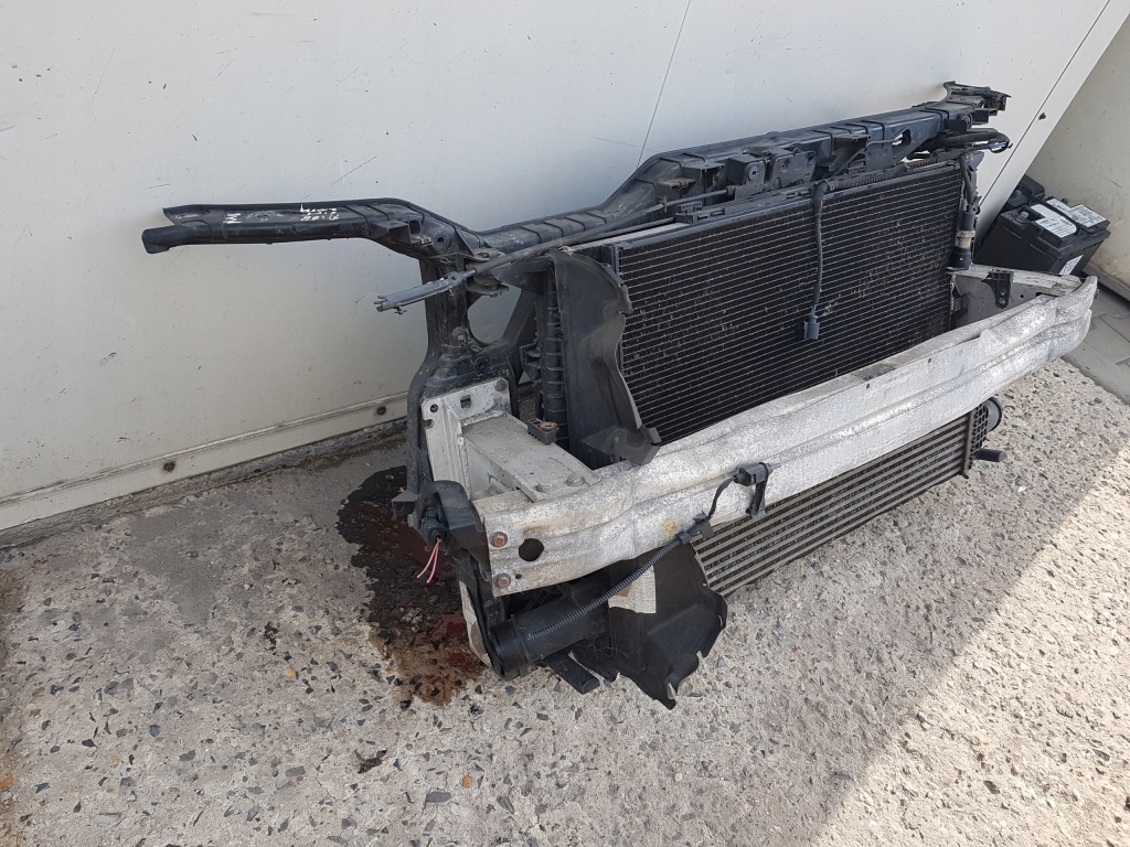 Audi a4 b8 рестайлинг  11-15r 2.0 tdi ремень передний радиатор вентиляторы механическая коробка передач в Украине