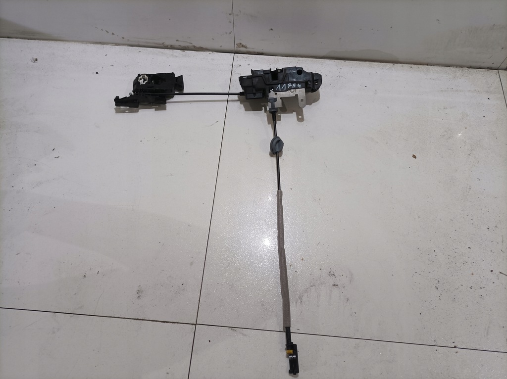 фото №1, Volvo v40 ii замок дверь правый задняя