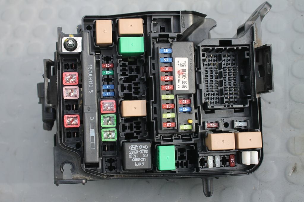 фото №8, Коробка предохранителей корпус kia carens iv 1.7 crdi 13-19