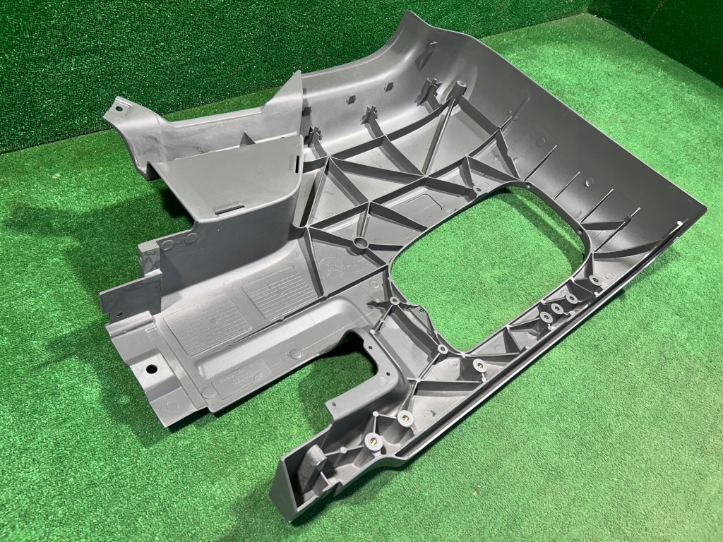 Mercedes axor w944 бампер перед кутик правий передній a9448800204 Київ