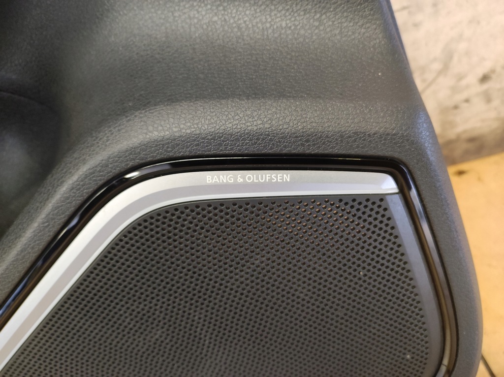 фото №6, Обшивка обивка дверь левый задняя audi a3 rs3 8v hb 5d alcantara