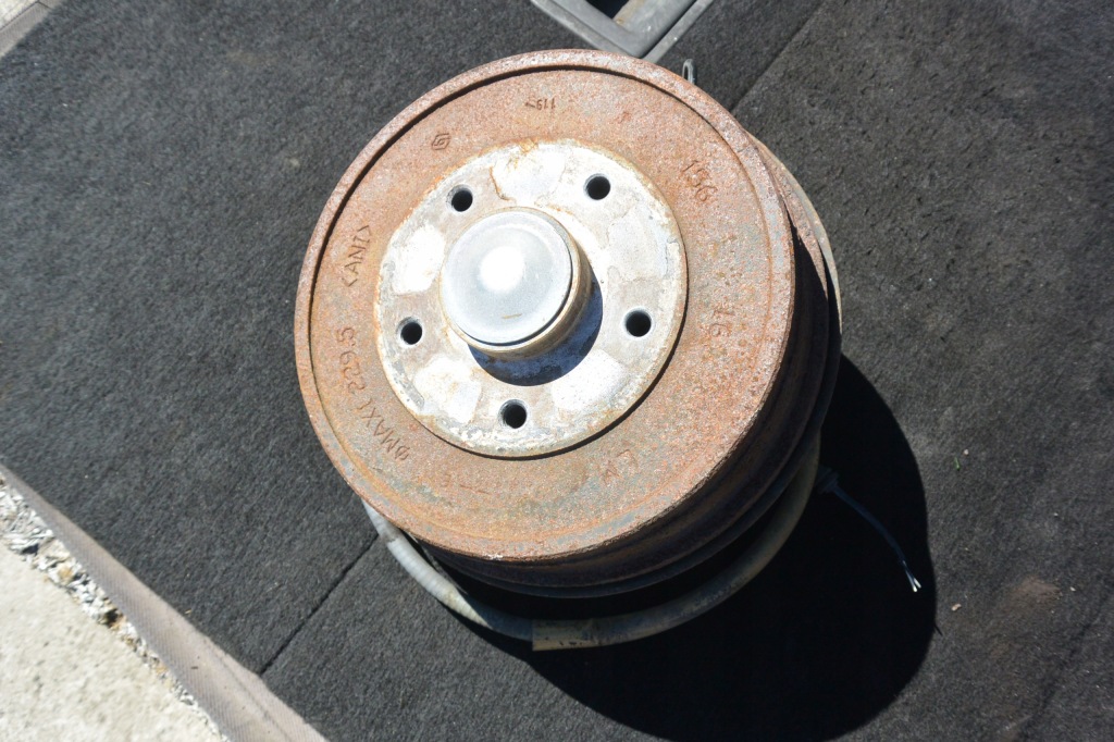 Dacia duster 2 17- поворотный кулак ступица барабан правая левая задняя 2wd трос Киев