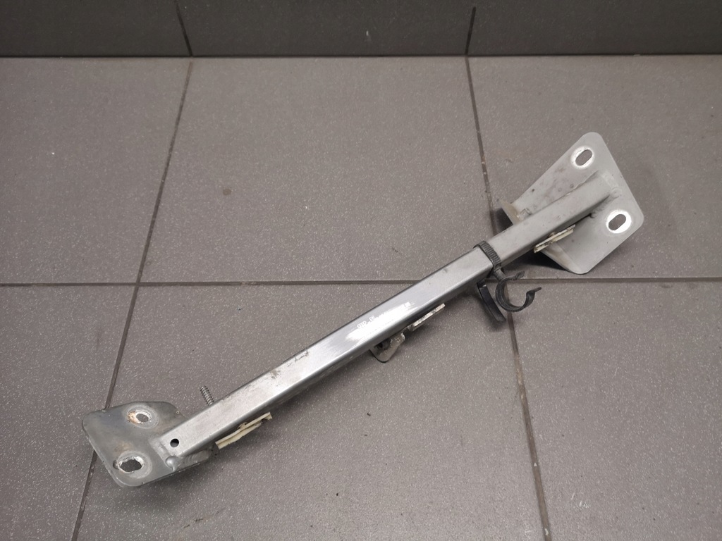 фото №1, Кронштейн бризковик правий audi a8 d3 4e0805464f