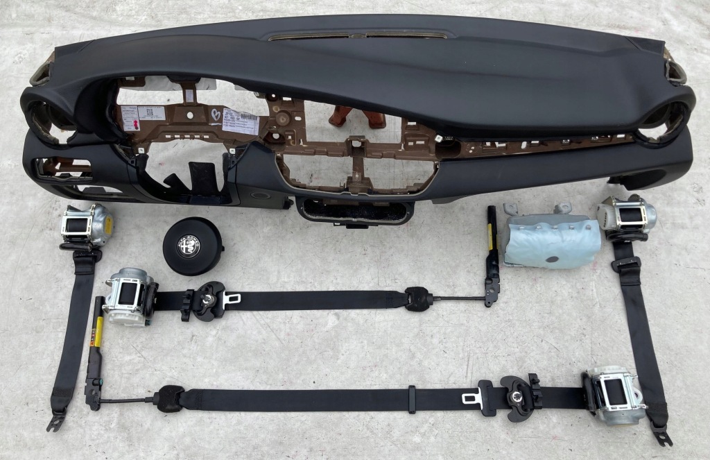 фото №1, Alfa roemo giulia приборная панель приборная панель консоль подушки безопасности