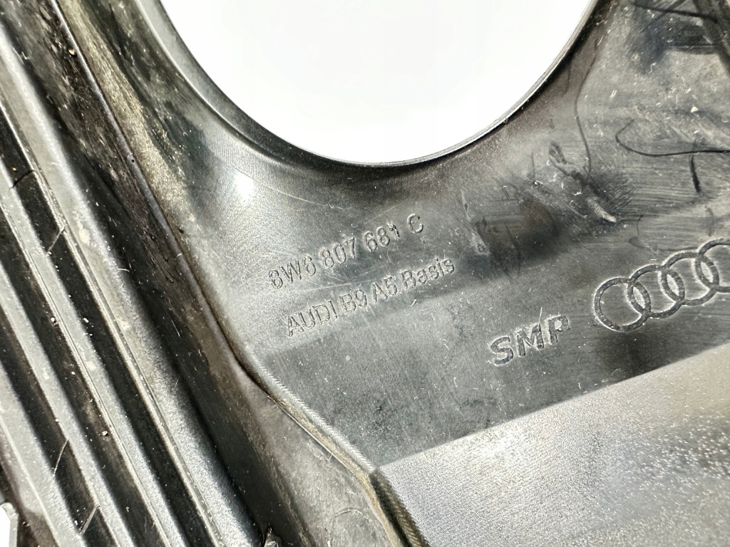 A5 8w6 решётка бампера левая 8w6807681c с Разборки