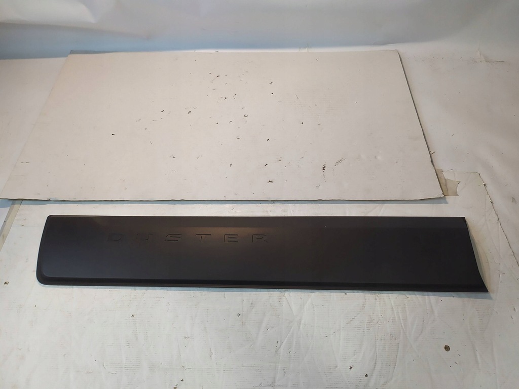 фото №1, Молдинг дверь левый перед dacia duster 8201700230