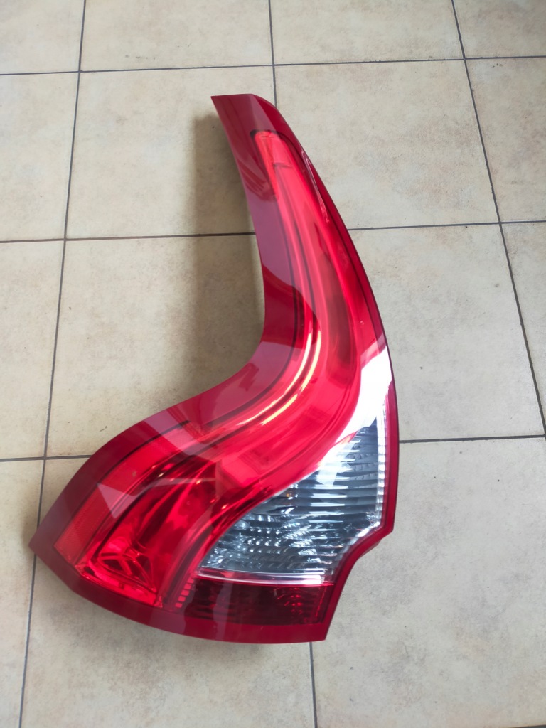 фото №1, Volvo xc60 i 2009 -2018 лампа задня задня ліва 31323034
