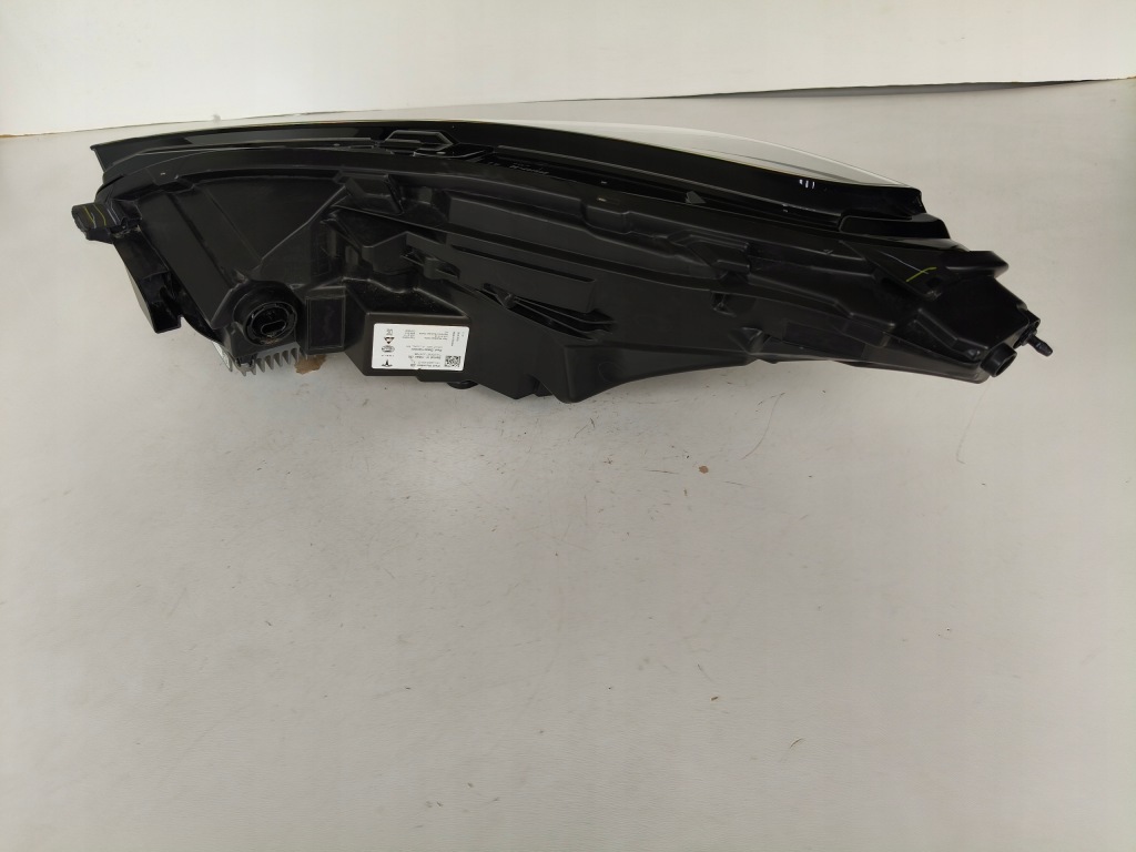 Фара правый  фара tesla model 3 y 20- рестайлинг  full led в Украине
