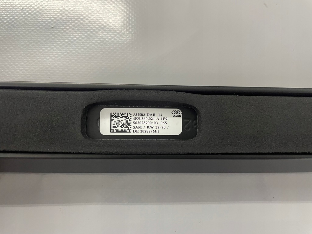 фото №7, Audi a6 c8 avant рейлінги дахові чорні 4k9860021a1p9 , 4k9860022a1p9