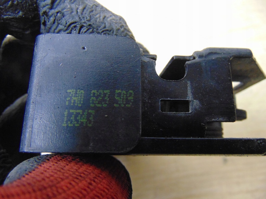 фото №8, Замок капот vw transporter t5 7h0823509 europa