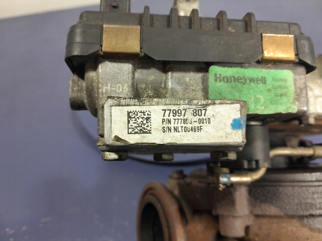 Купить Bmw 5 f10 f11 3.0d 204 km n57d30u0 турбонагнетатель 7799758