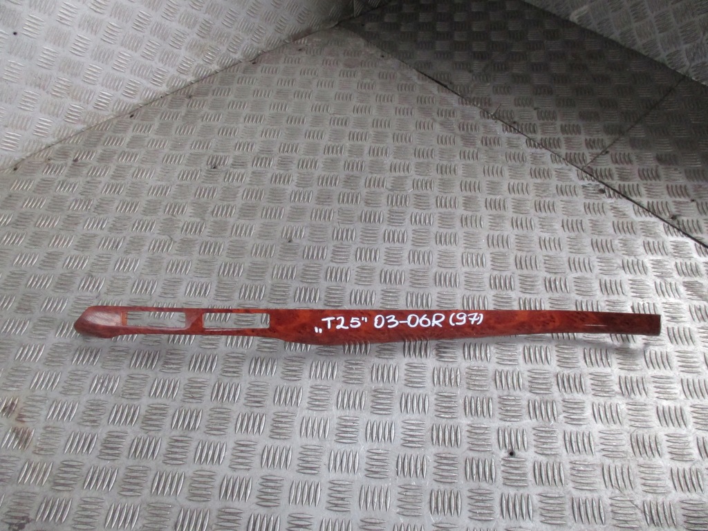 фото №1, Молдинг панелі toyota avensis 02-06r