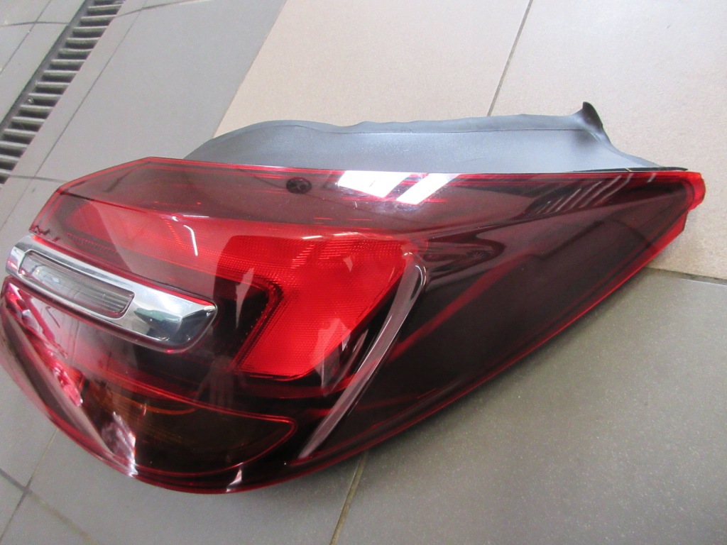 Фара задний  правый  insignia a рестайлинг  led оригинал hb Оригинал