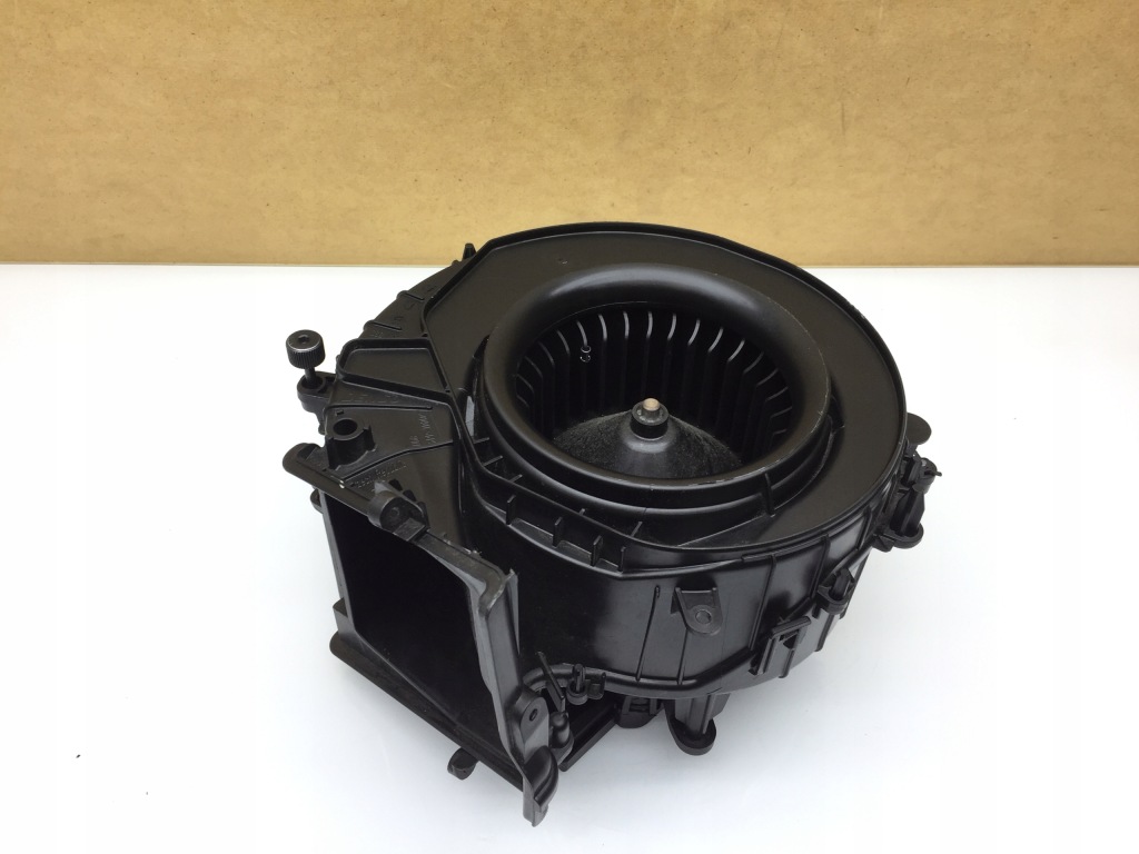 фото №1, Porsche taycan воздуходувка вентилятор отопитель