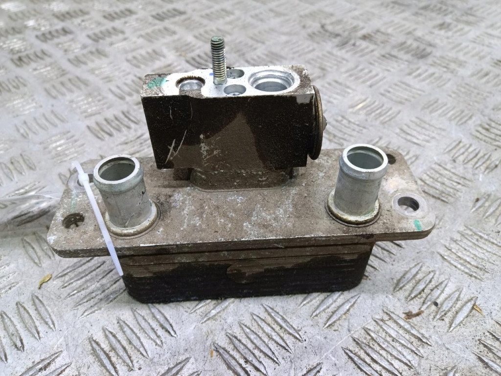 Купити Tesla model s радіатор оливи 1019540-00-c