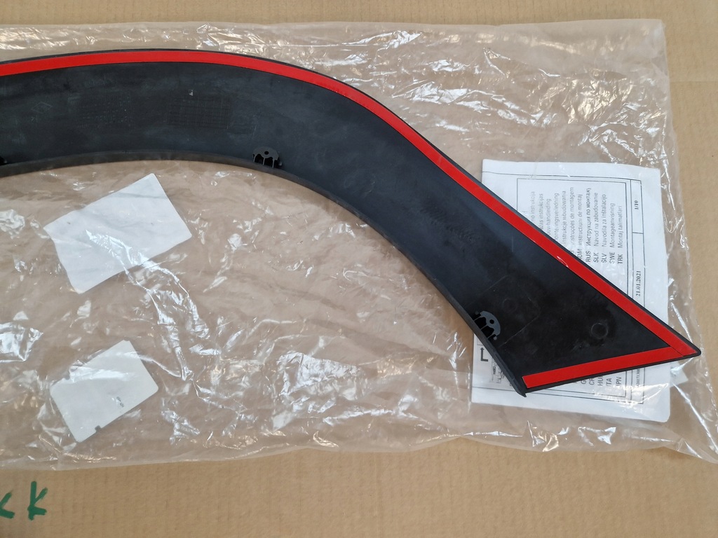 фото №7, Dacia duster молдинг крила задня ліва задня 8201713083