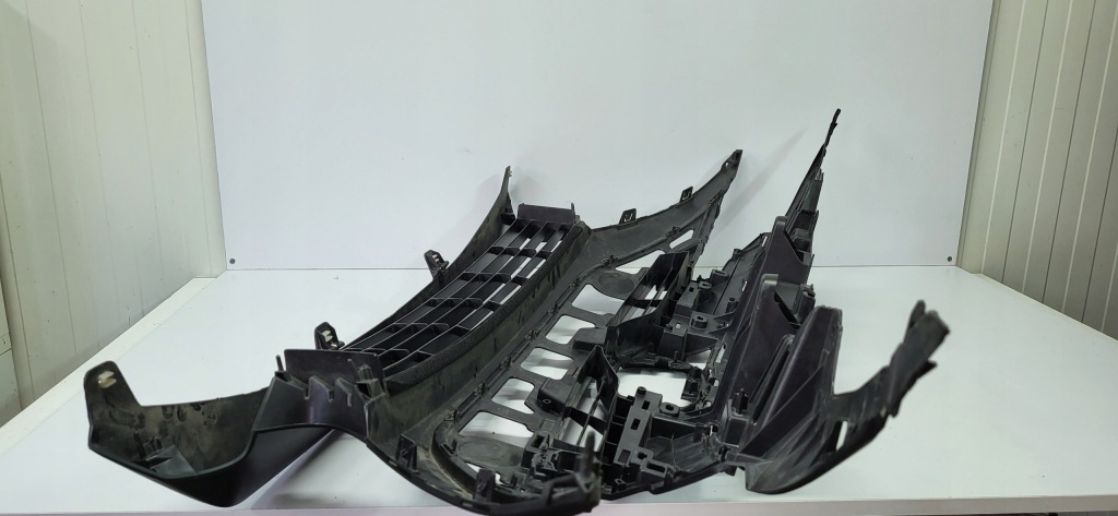 Toyota prius plug in 17-19 решітка бампера підсилювач бампер 53111-47260 Недорого