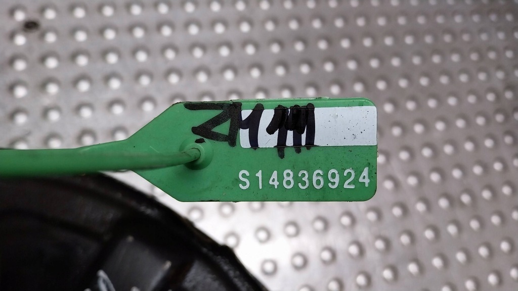 фото №7, Поворотный кулак ступица суппорт левый перед 20900 mercedes w203 w209 slk r171 2.2cdi