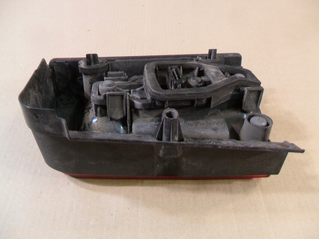 фото №13, Лампа левый задняя peugeot partner 9657977080 02-