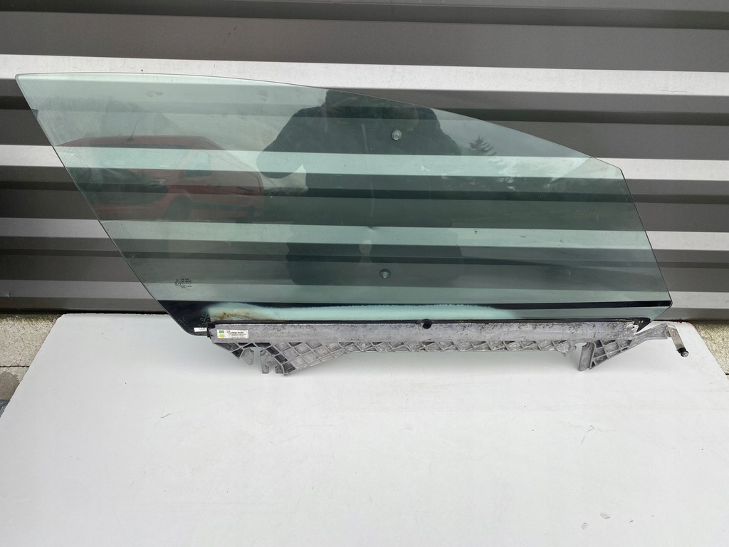 фото №1, Скло права aston martin rapide