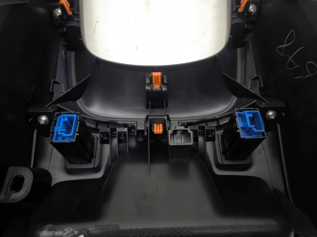 фото №6, Toyota corolla e210 e21 2021 декор тунель середнього