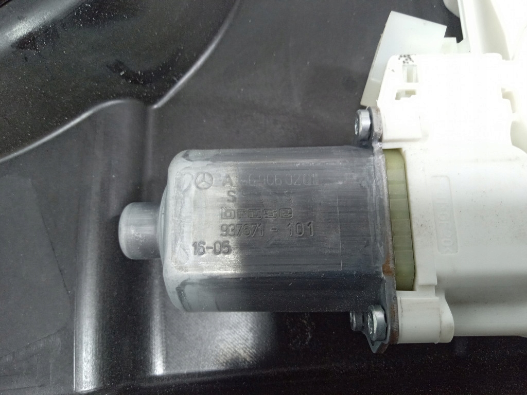 Mercedes gls x166 підйомник скло перед лівий a1667201102 в Україні