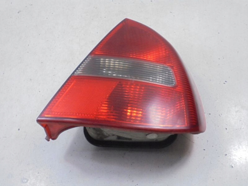 фото №8, Mitsubishi carisma лампа задняя правая lift 5d 151086