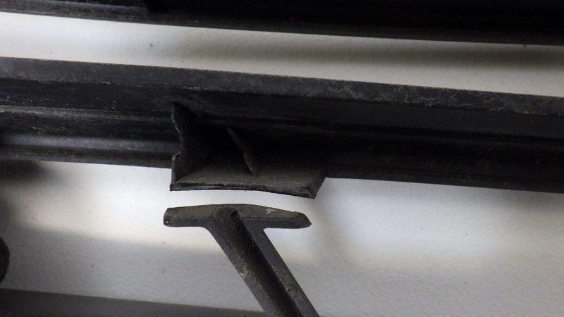 фото №12, Решётка радиатора решётка радиатора повреждённая opel vivaro b ii 623108673r