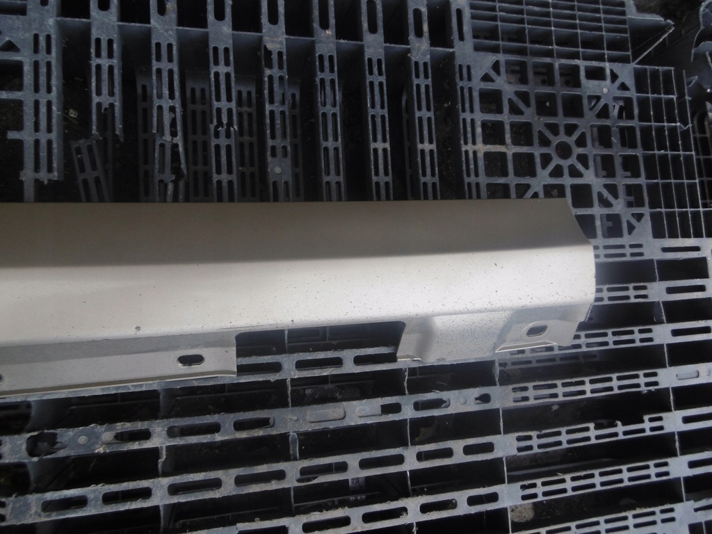 фото №8, Накладка молдинг порог правая 798 mercedes w204