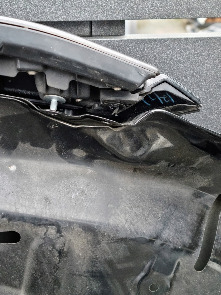 фото №10, Subaru forester 5 v капот кришка двигуна решітка радіатора решітка радіатора