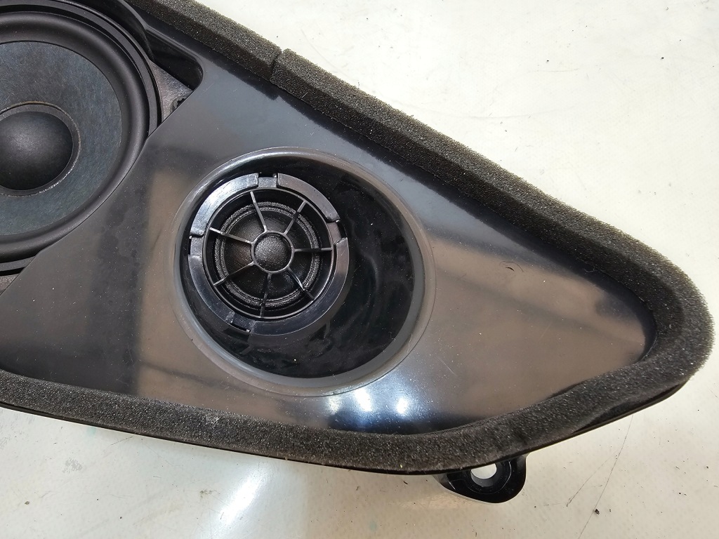 Bmw x5 g05 19- динамік стійка d harman лівий правий 2622519 америка Оригінал