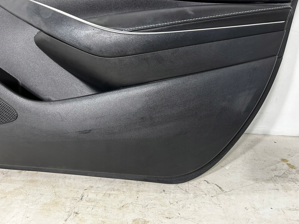 фото №10, Corolla e21 обшивка оббивка двері передніх правий перед шкіра з led