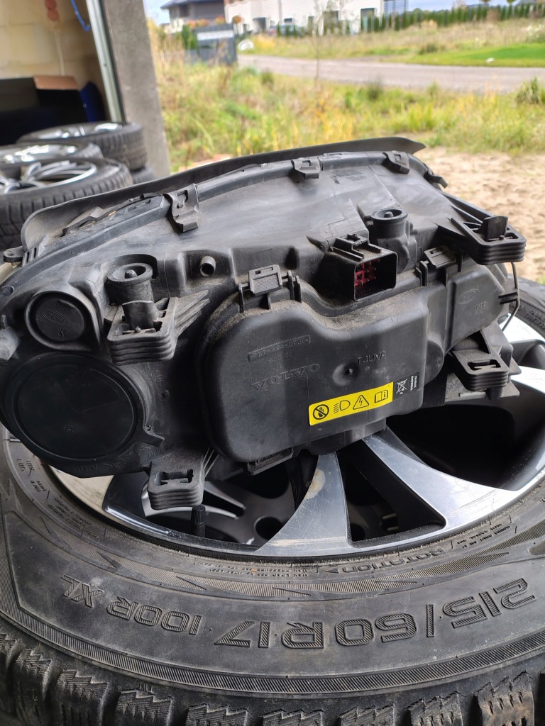 Купити Перед комплектний  xc70