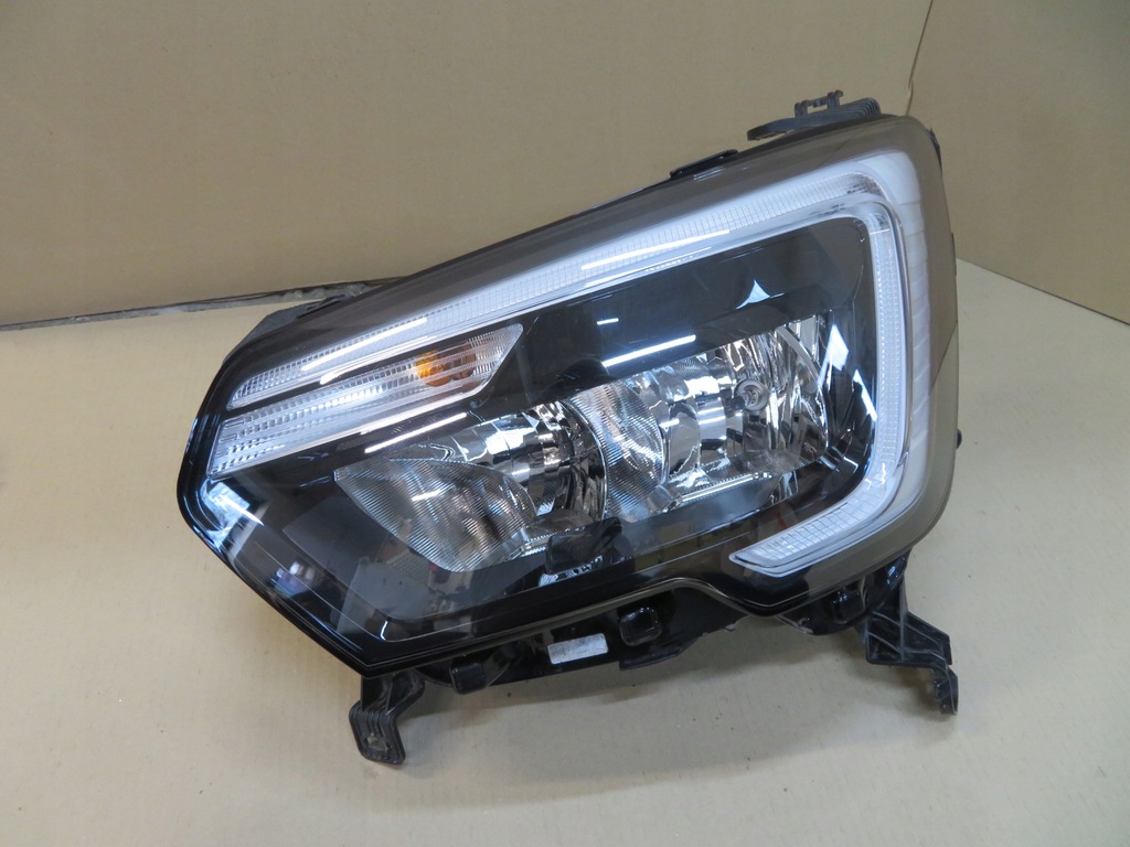 фото №1, Лампа ліва перед renault master iii lift iv 2019- 260607867r