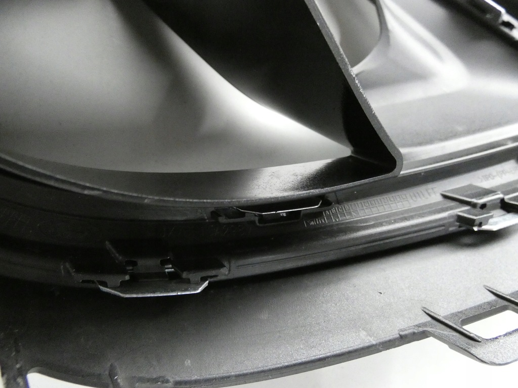 фото №5, Решётка бампера правая ford focus mk-4 vignale 452.