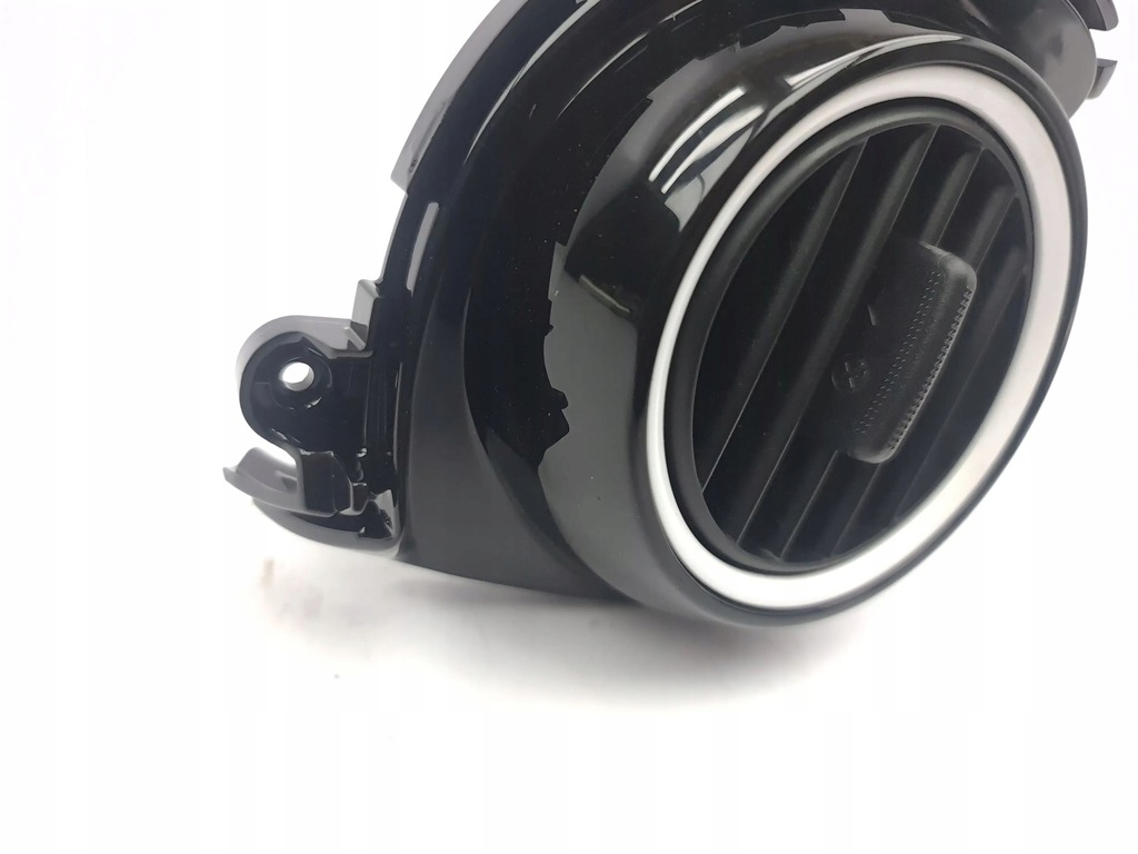 фото №10, Hyundai kona i 2019 левая сторона боковая решётка обдув панели приборной панели