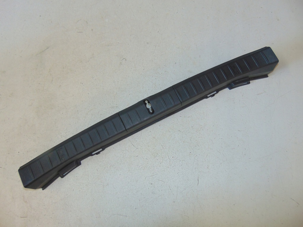 фото №1, Накладка багажника задняя toyota prius ii