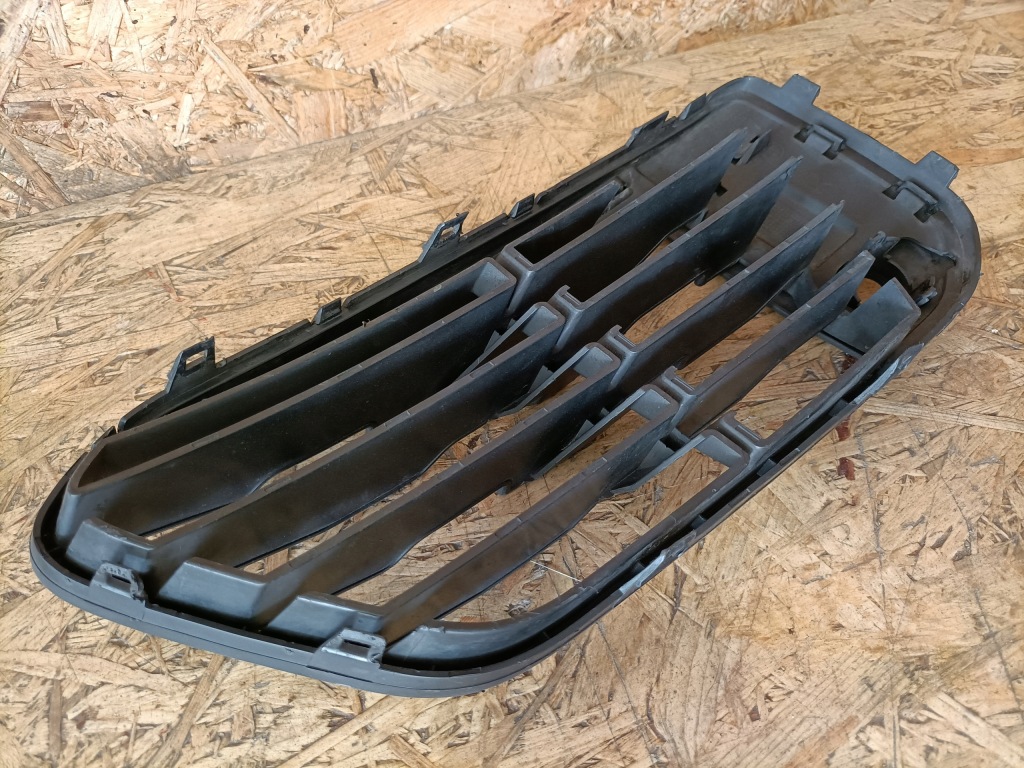 Купить Bmw x1 f48 решётка бампера правый  перед 51117354778