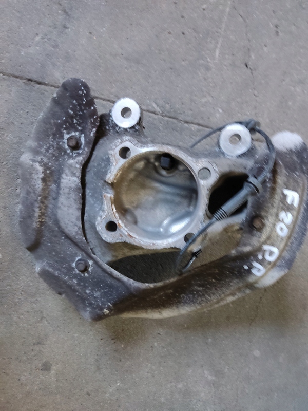 фото №1, Bmw f20 поворотный кулак правый перед