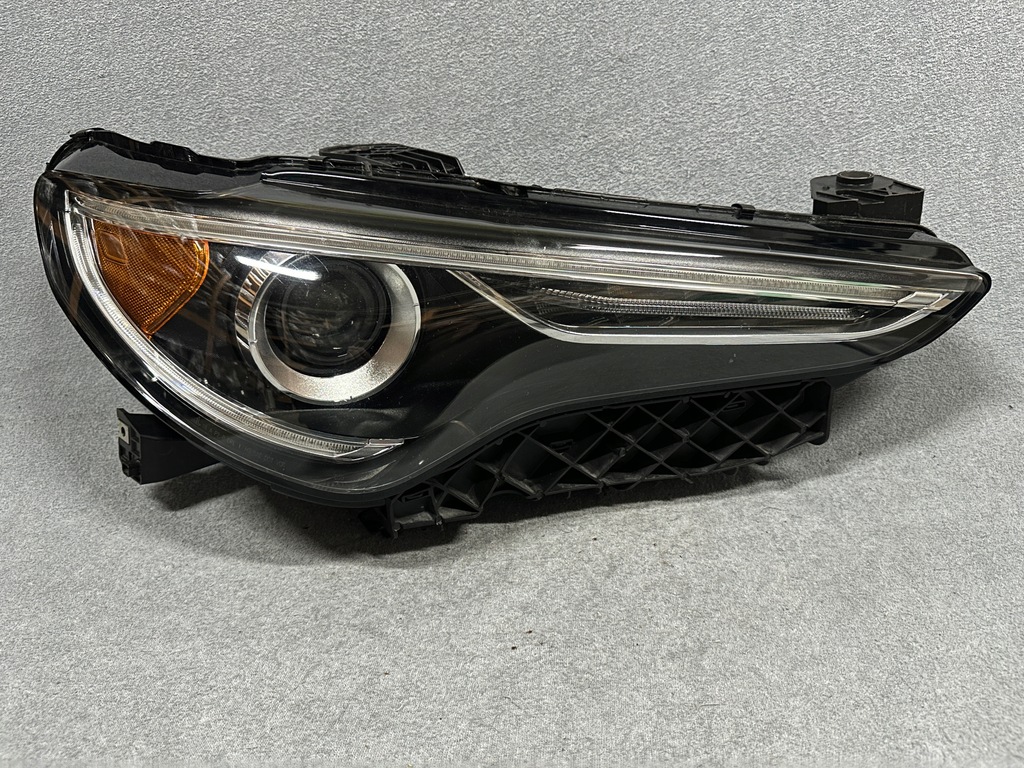 фото №1, Лампа alfa romeo stelvio ксенон led права usa комплектна оригінал